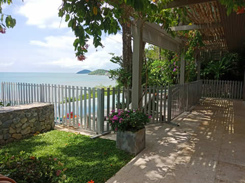 Swimming pool safety at the Headland, Samui