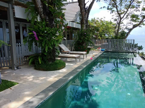 Swimming pool safety at the Headland, Samui